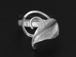 Rhapsody ring in Sterling silver. © Catherine Downes